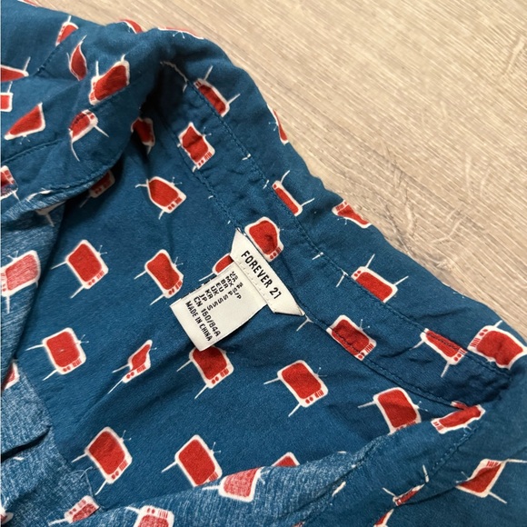 •FOREVER 21• BUTTON UP - Picture 5 of 5